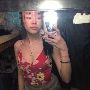 Flowery crop top 🌸 🌻